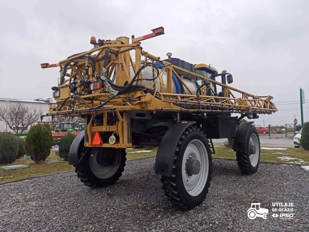 Sprayer Challenger Rogator RG 1300B