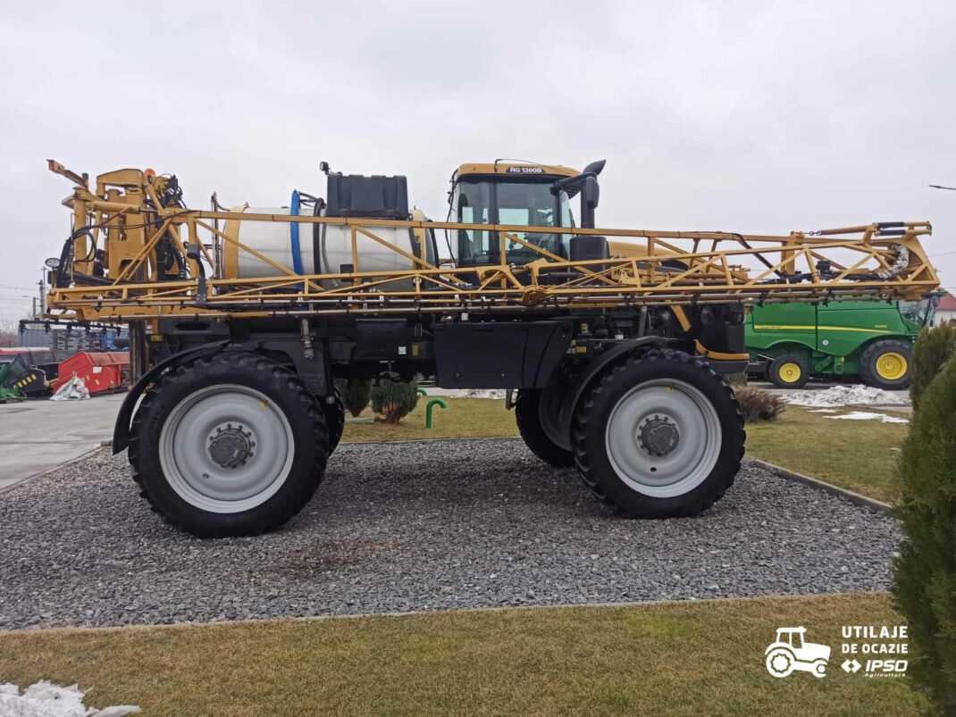 Sprayer Challenger Rogator RG 1300B