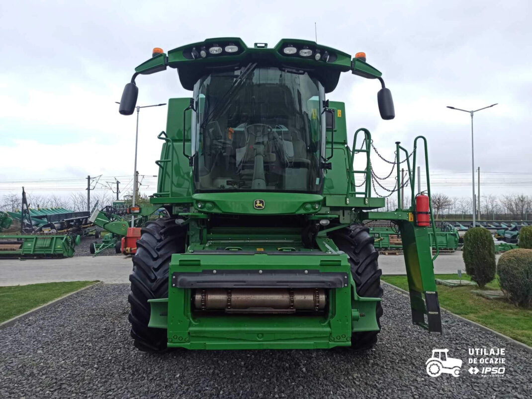 John Deere S780 + Header paioase
