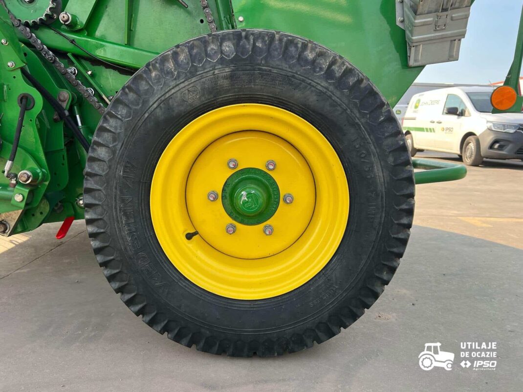 Presa de balotat John Deere model F441M