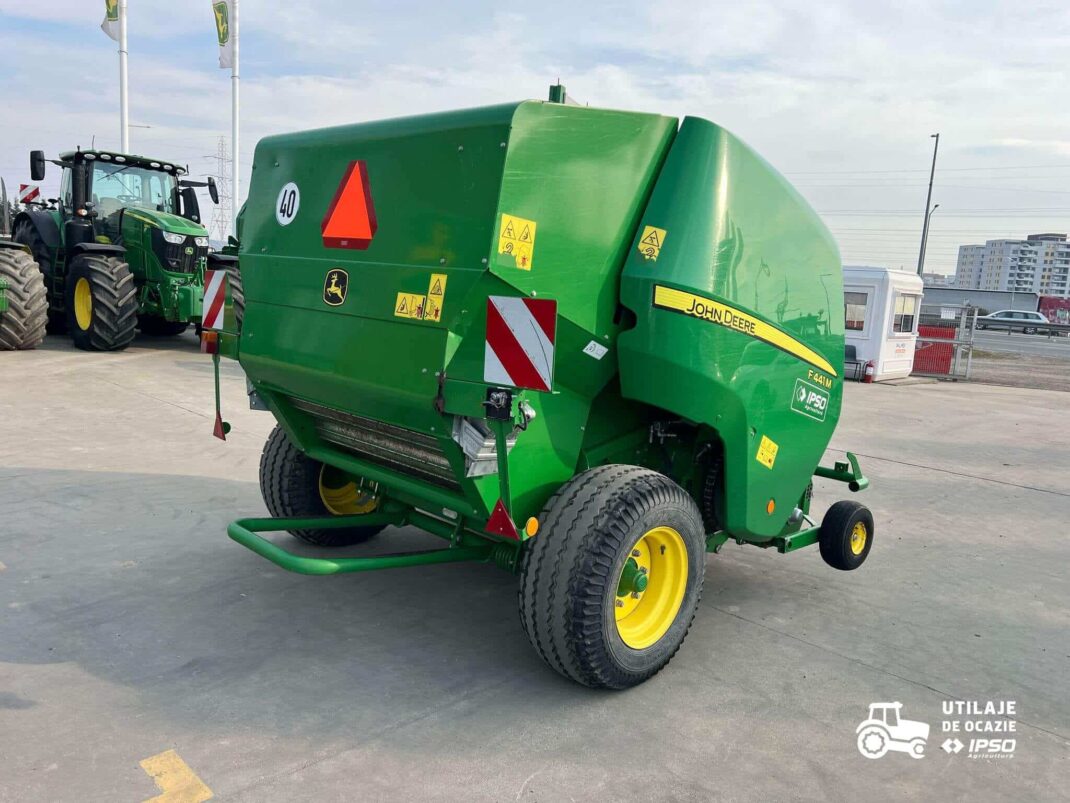 Presa de balotat John Deere model F441M