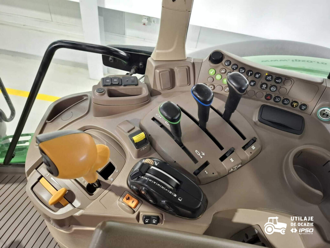 John Deere 6155M