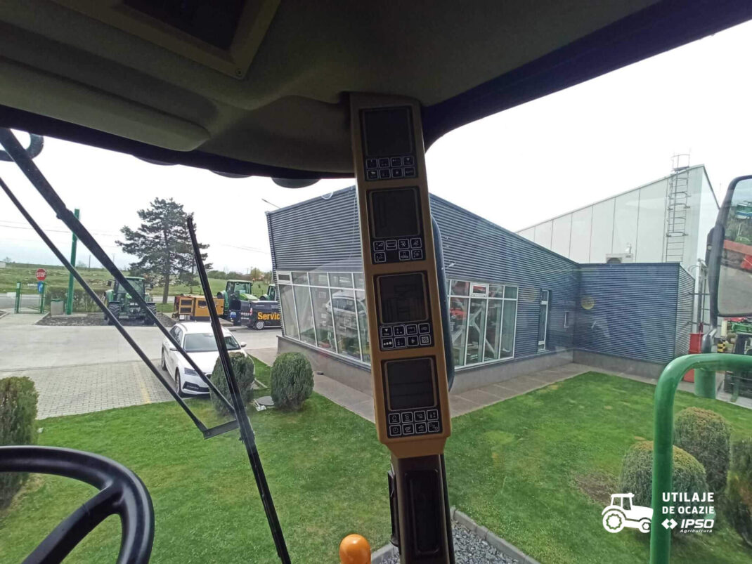 John Deere W540 + Header paioase