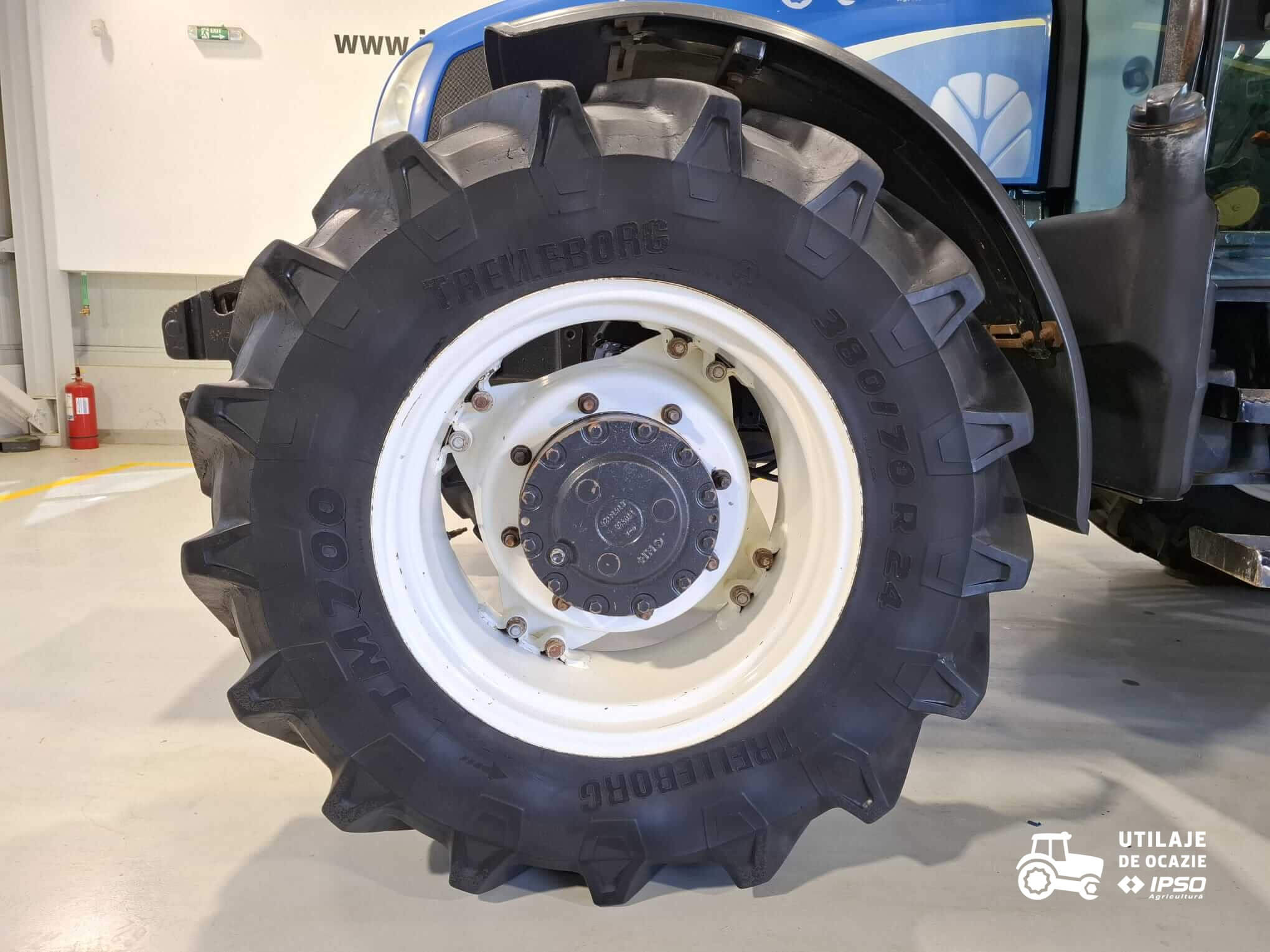 New Holland T5060