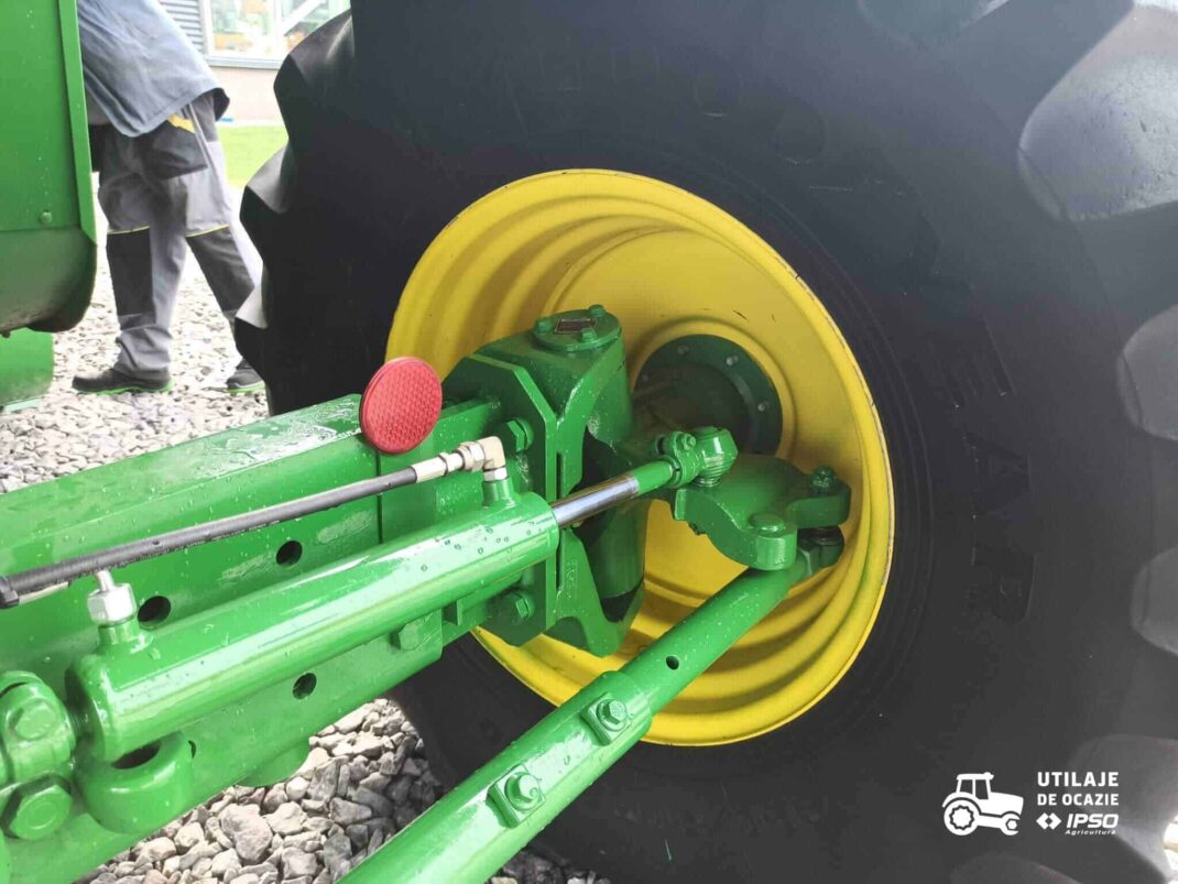 John Deere W540 + Header paioase