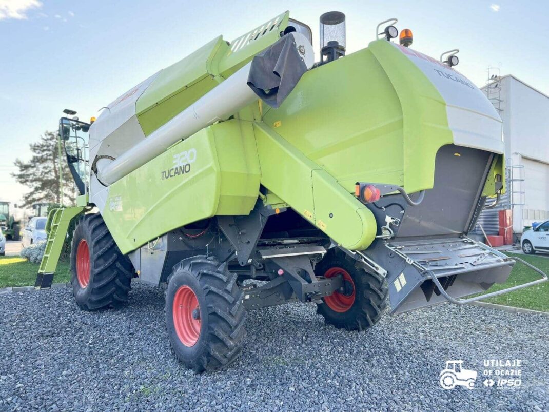 Claas Tucano 320 + Header paioase
