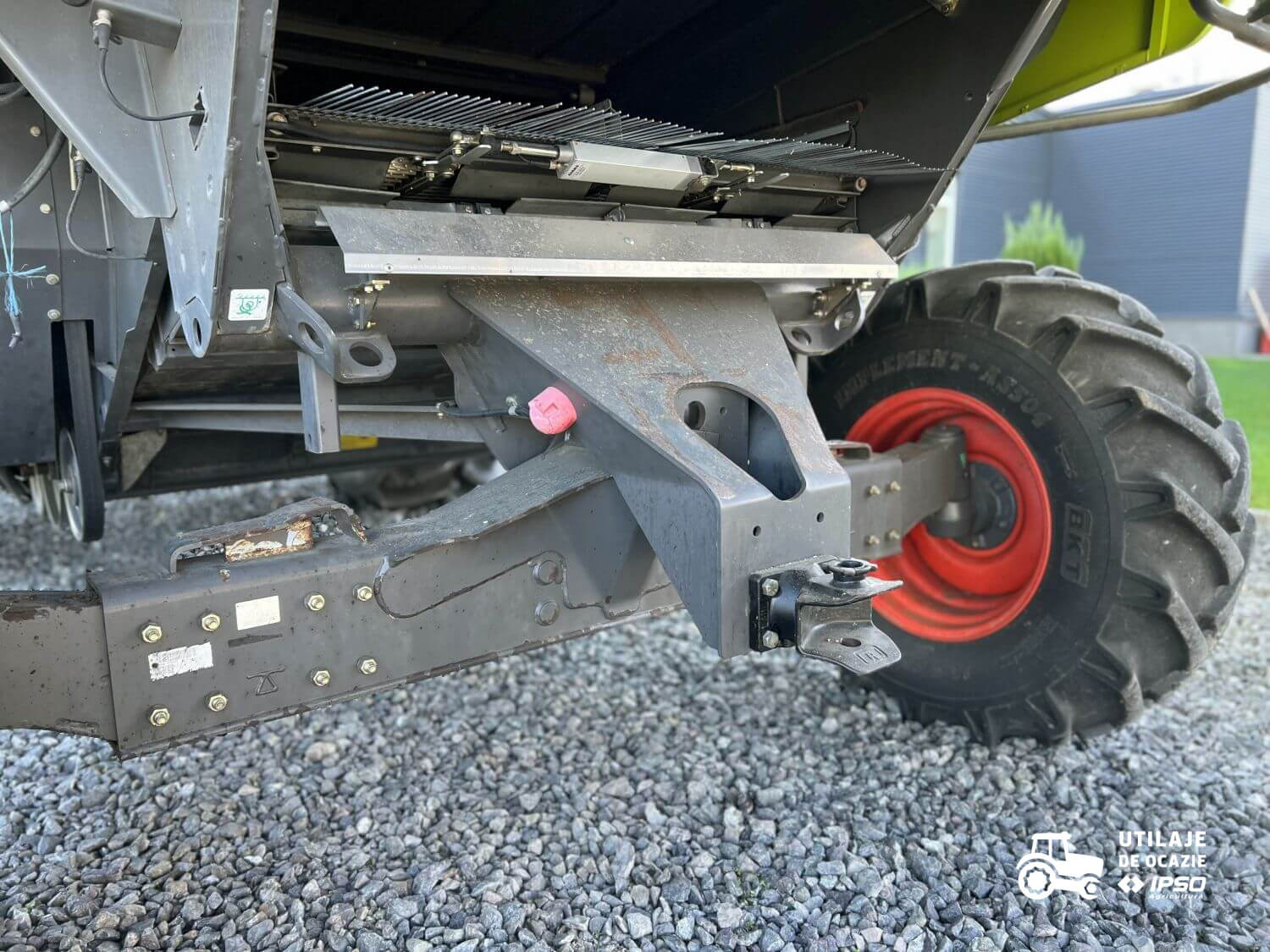 Claas Tucano 320 + Header paioase