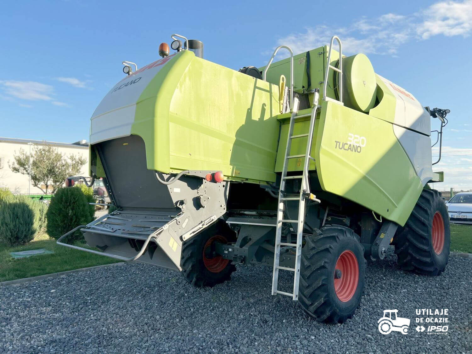 Claas Tucano 320 + Header paioase