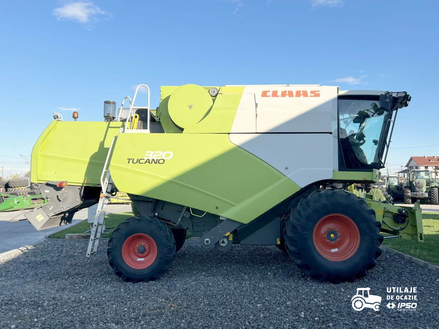 Claas Tucano 320 + Header paioase