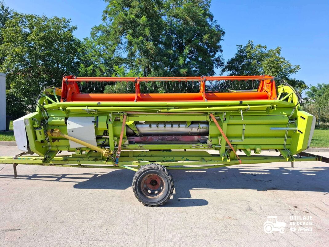 Claas Tucano 320 + Header paioase