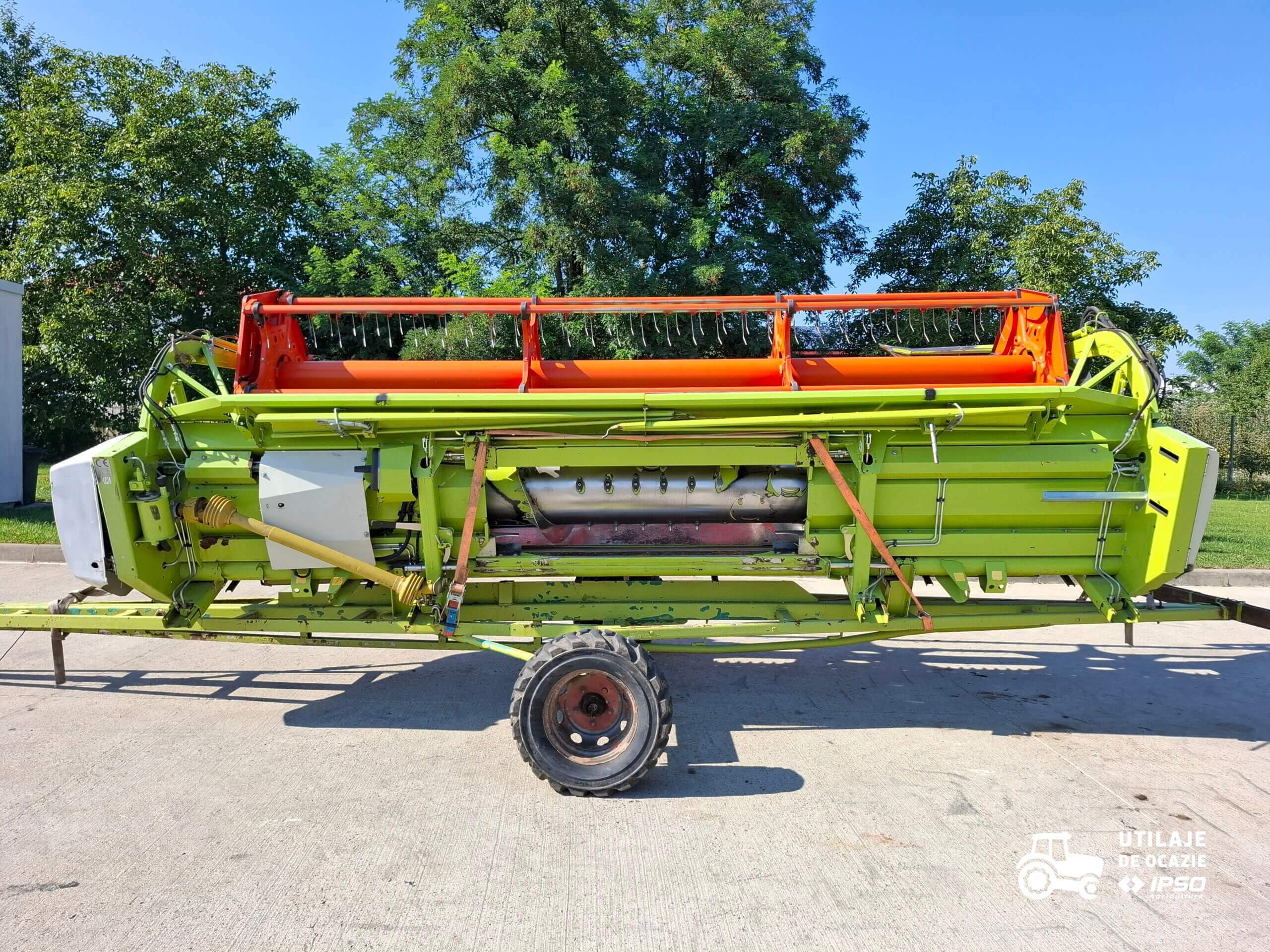 Claas Tucano 320 + Header paioase