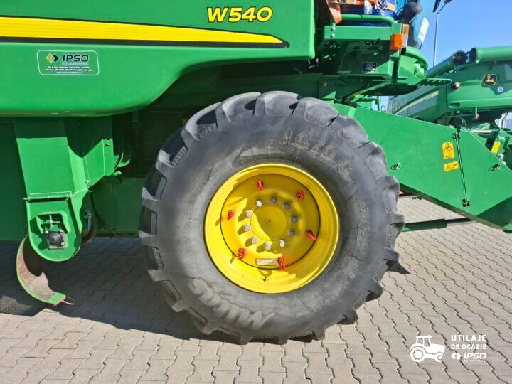 John Deere W540