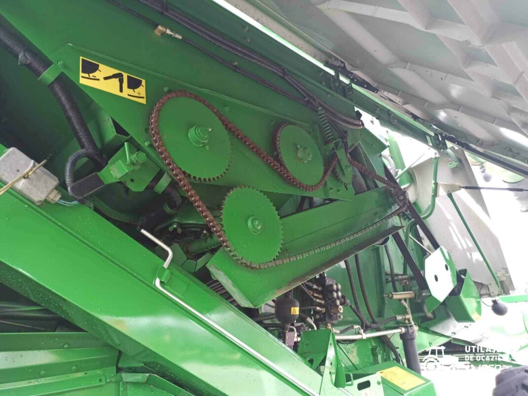 John Deere W540 + Header paioase