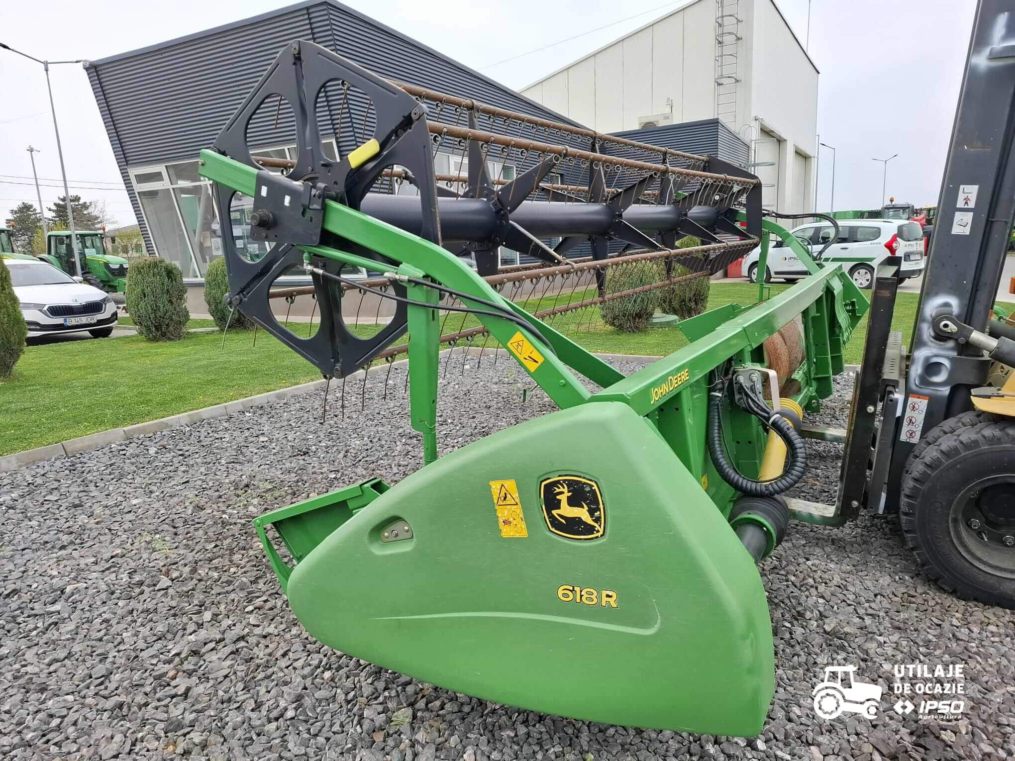 John Deere W540 + Header paioase