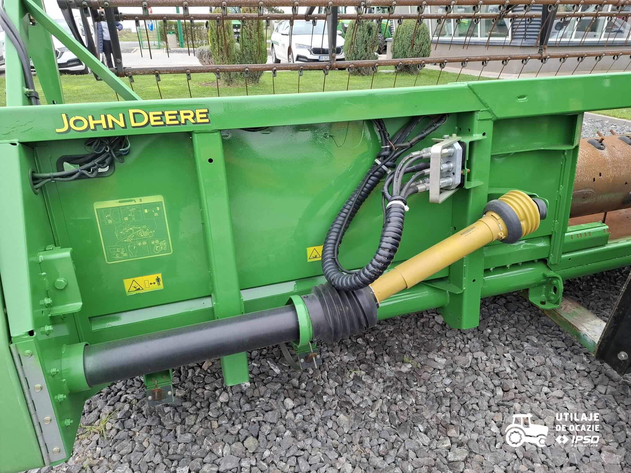 John Deere W540 + Header paioase