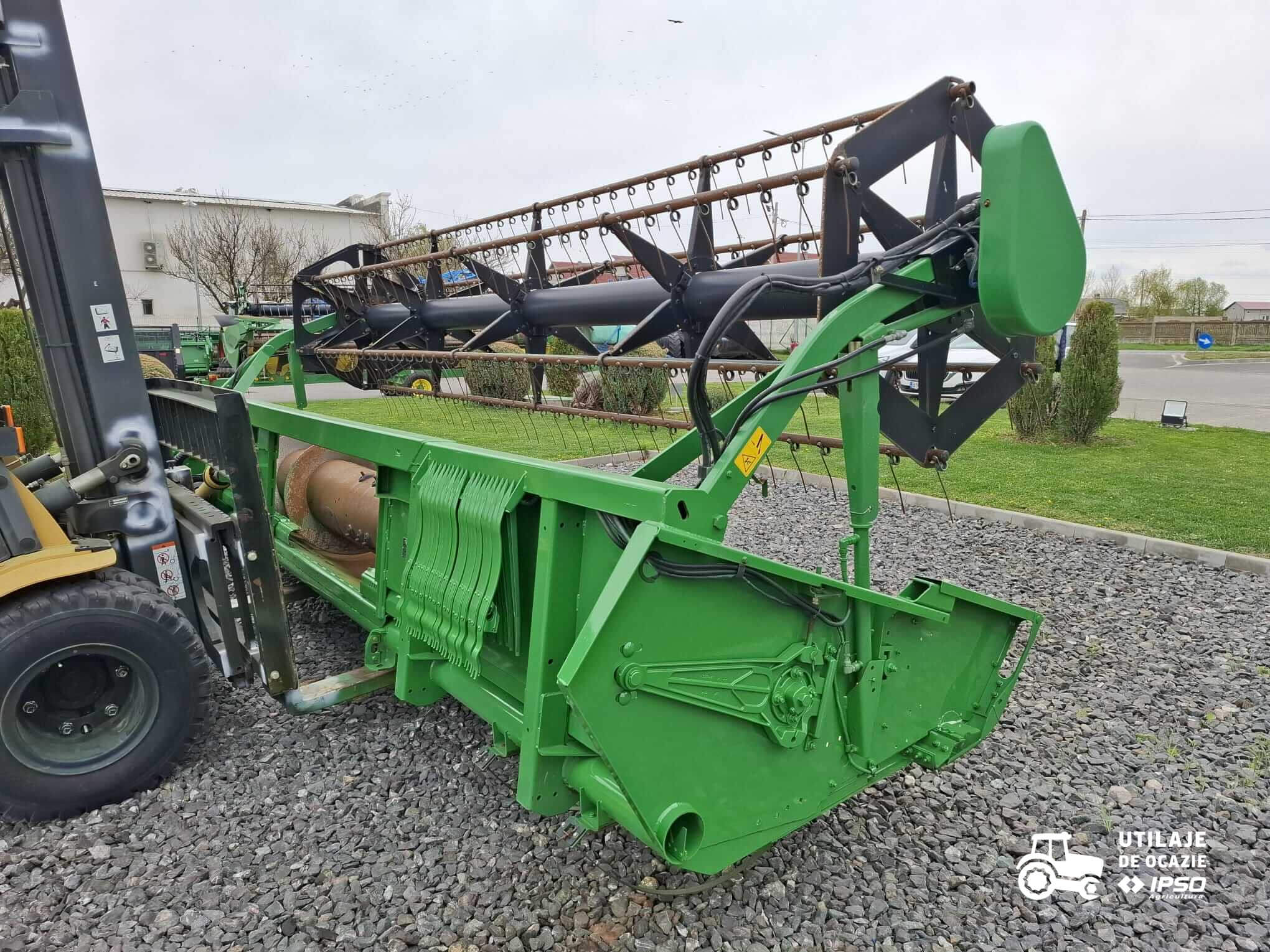 John Deere W540 + Header paioase