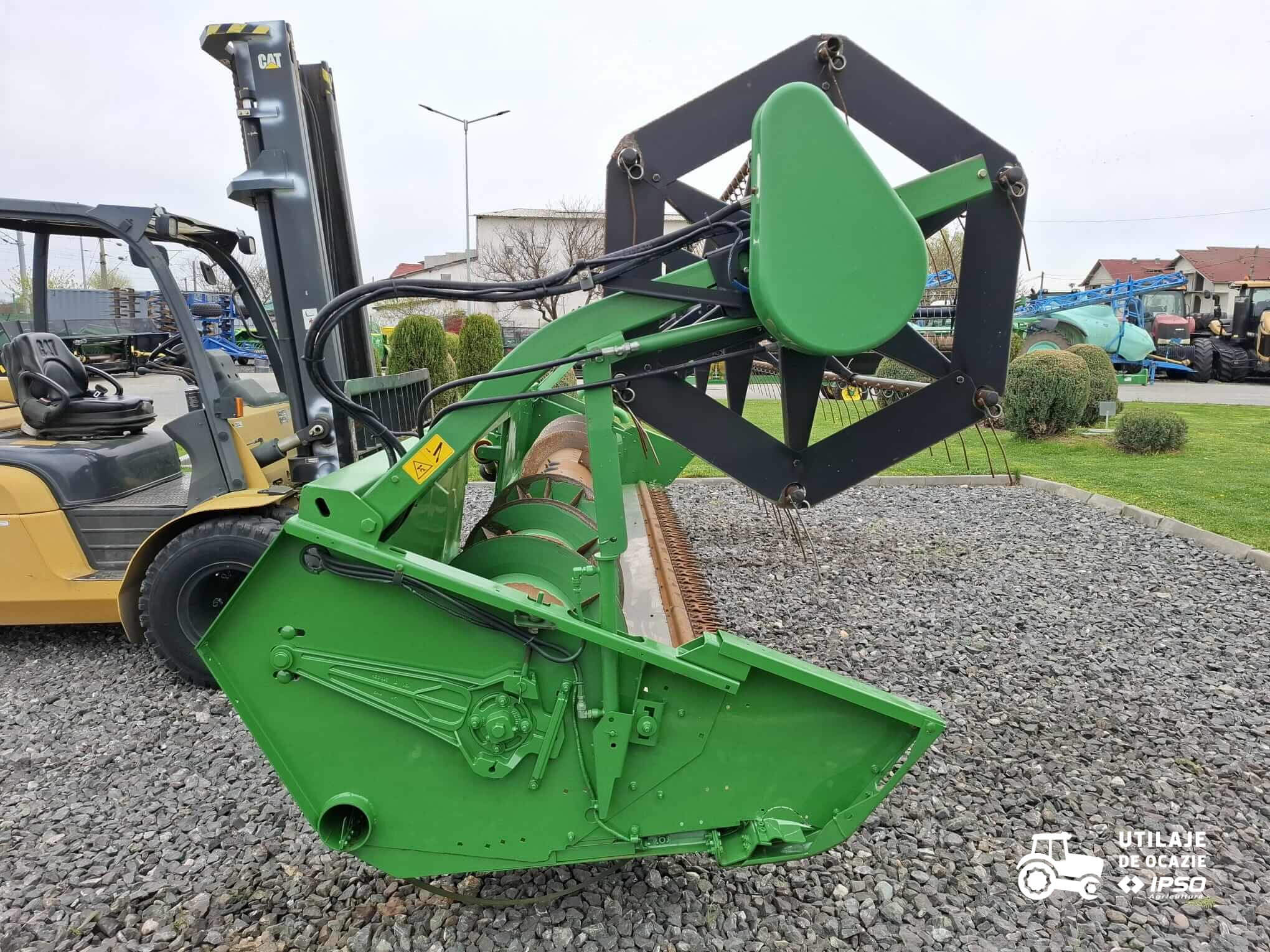 John Deere W540 + Header paioase