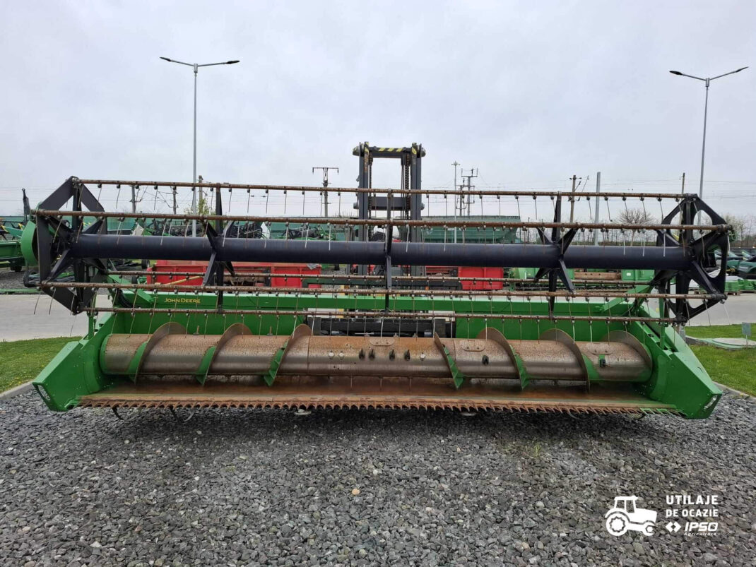 John Deere W540 + Header paioase