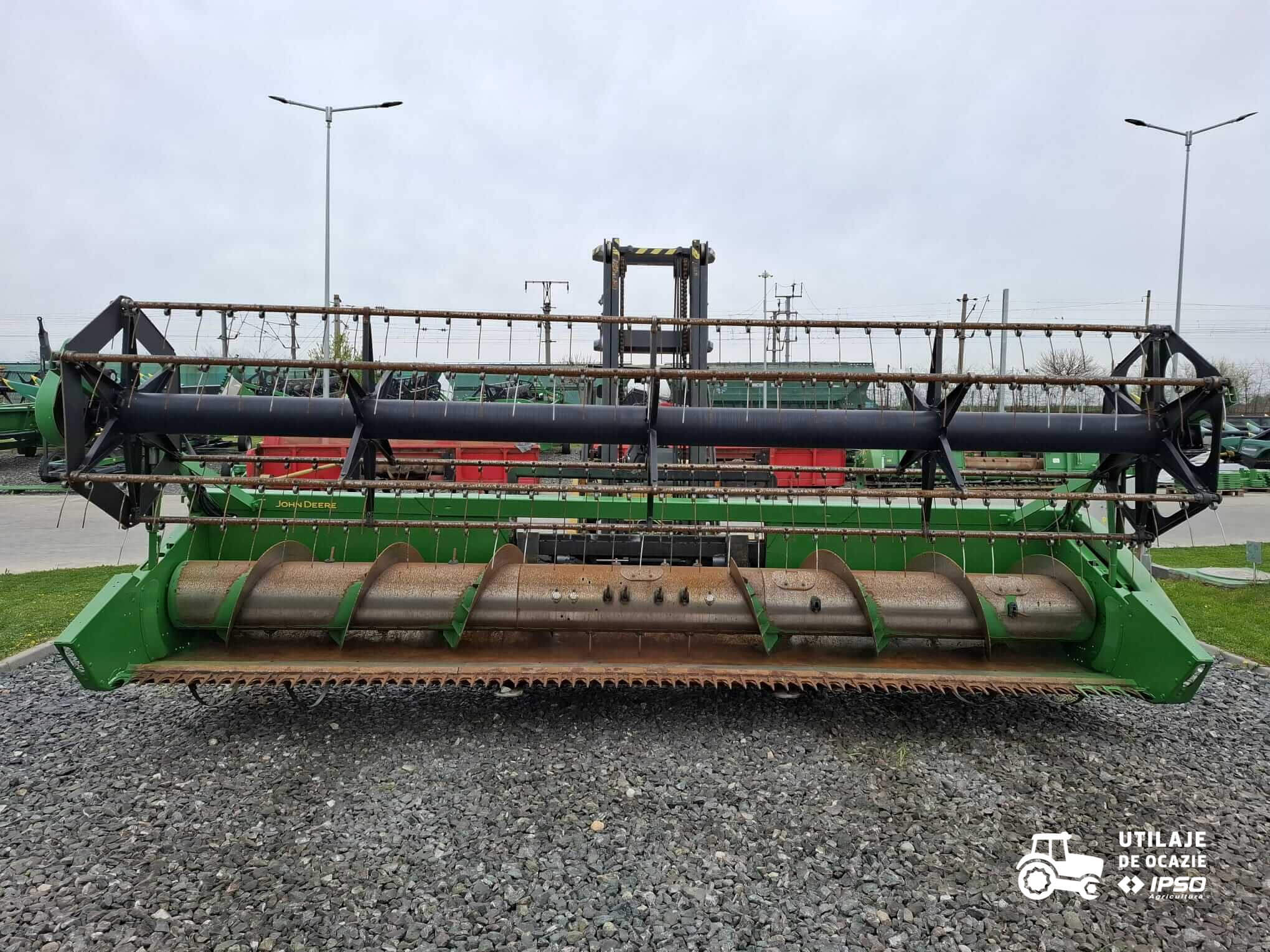 John Deere W540 + Header paioase