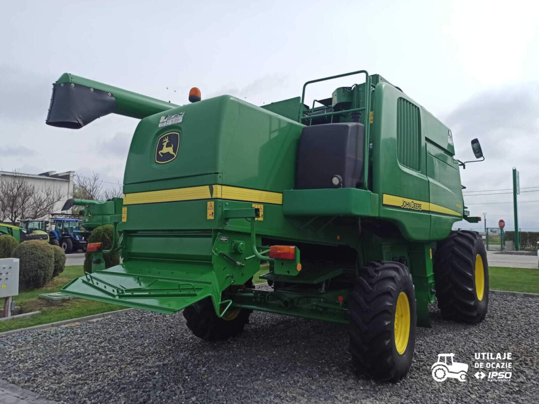 John Deere W540 + Header paioase