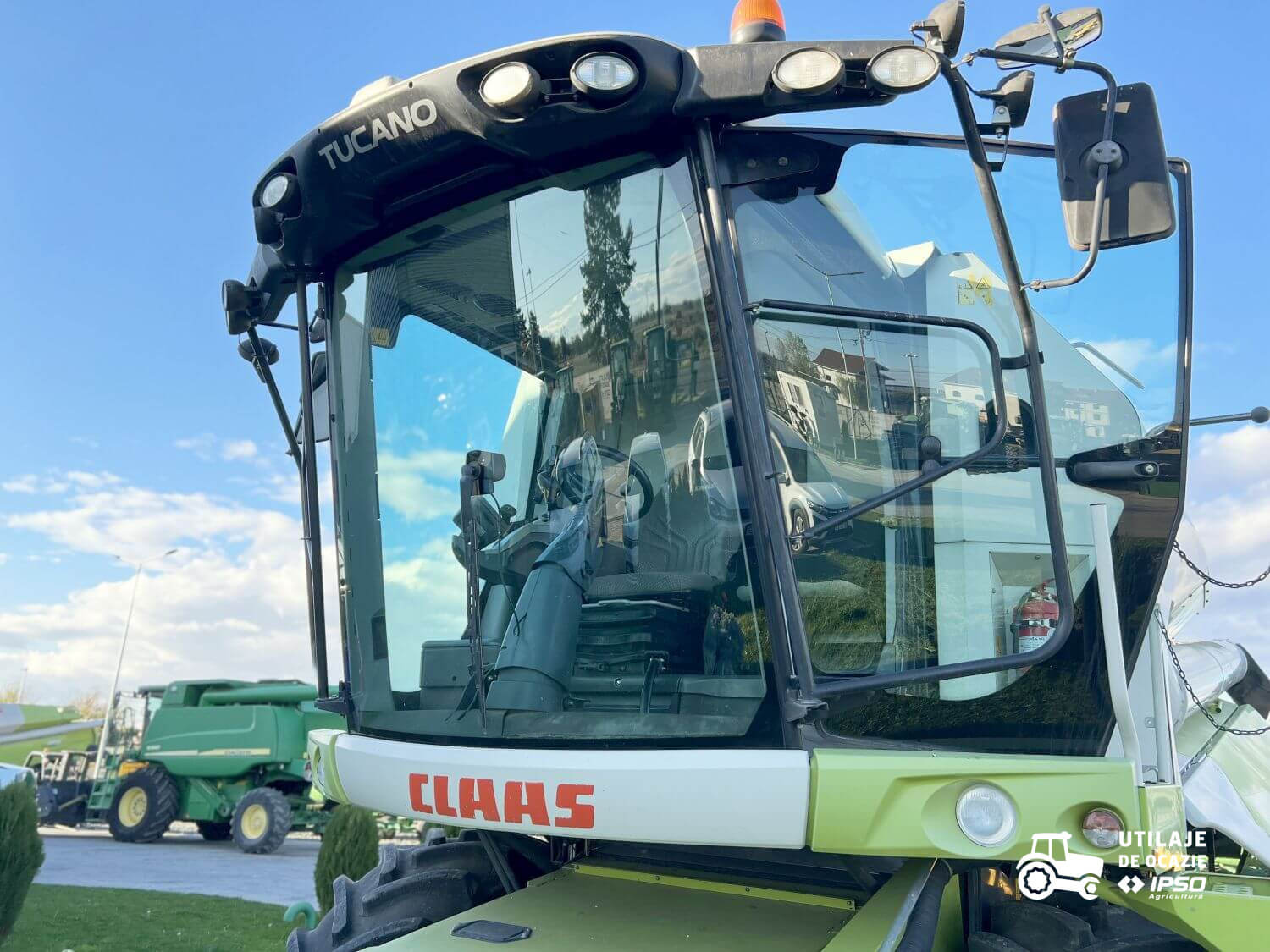 Claas Tucano 320 + Header paioase