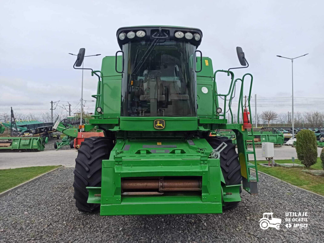 John Deere W540 + Header paioase