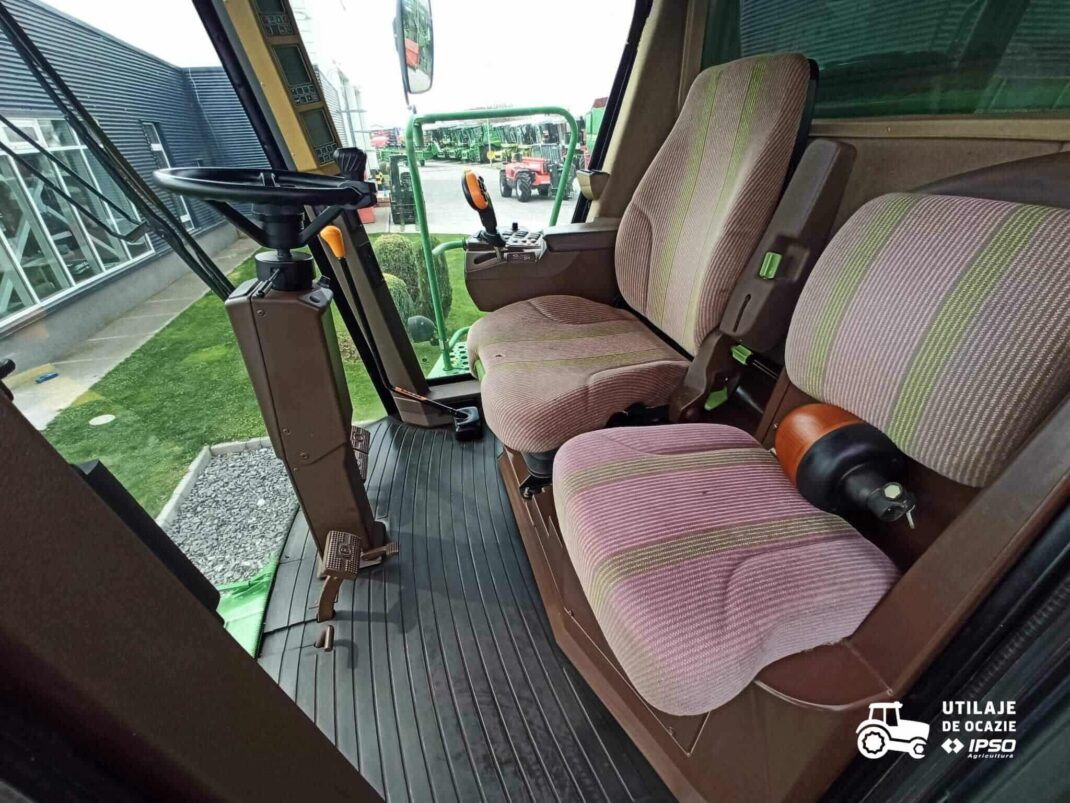 John Deere W540 + Header paioase