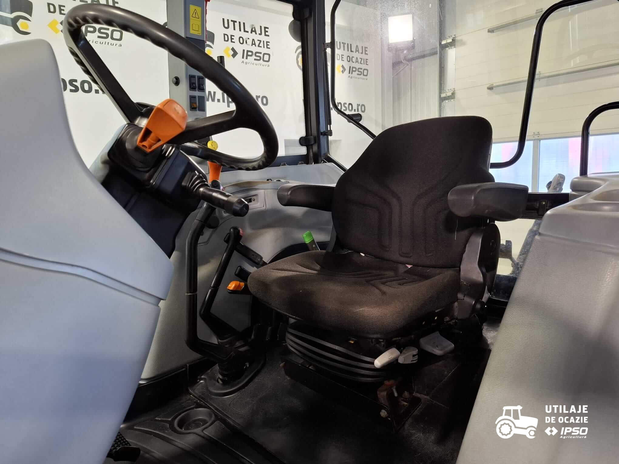 New Holland T5060