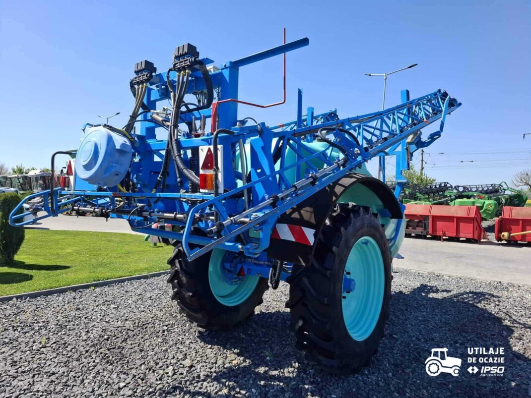 Sprayer tractat Berthoud model Racer 23 ( roti inguste + roti late)