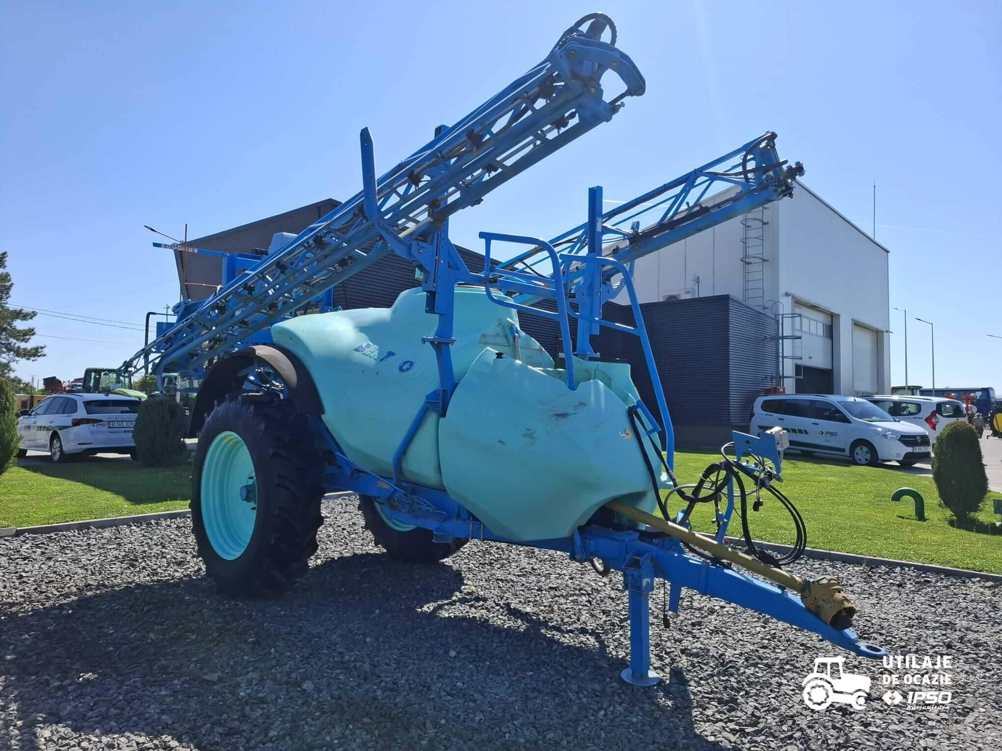 Sprayer tractat Berthoud model Racer 23