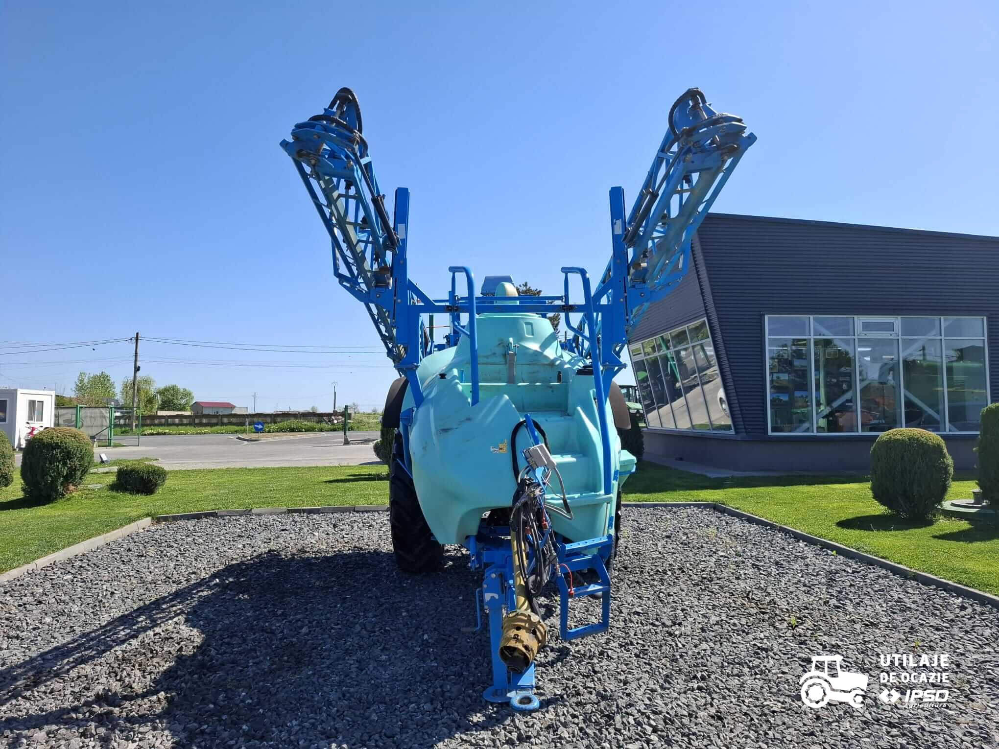 Sprayer tractat Berthoud model Racer 23