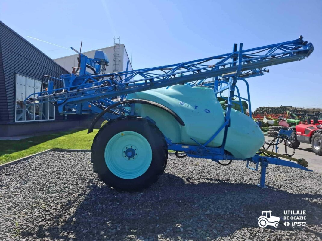 Sprayer tractat Berthoud model Racer 23 ( roti inguste + roti late)