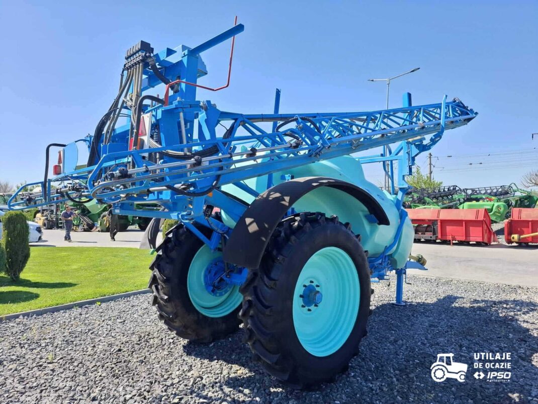 Sprayer tractat Berthoud model Racer 23 ( roti inguste + roti late)