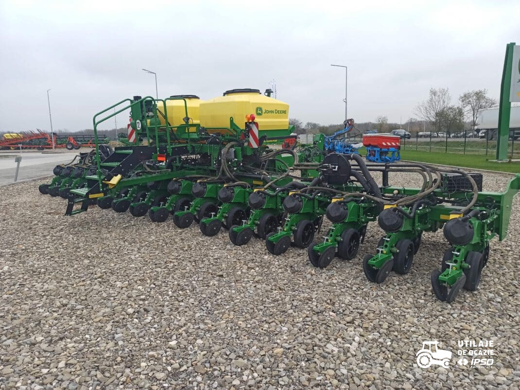Semanatoare prasitoare John Deere DB37 ExactEmerge
