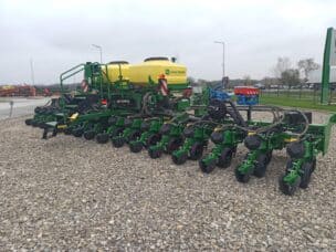 Semanatoare prasitoare John Deere DB37 ExactEmerge