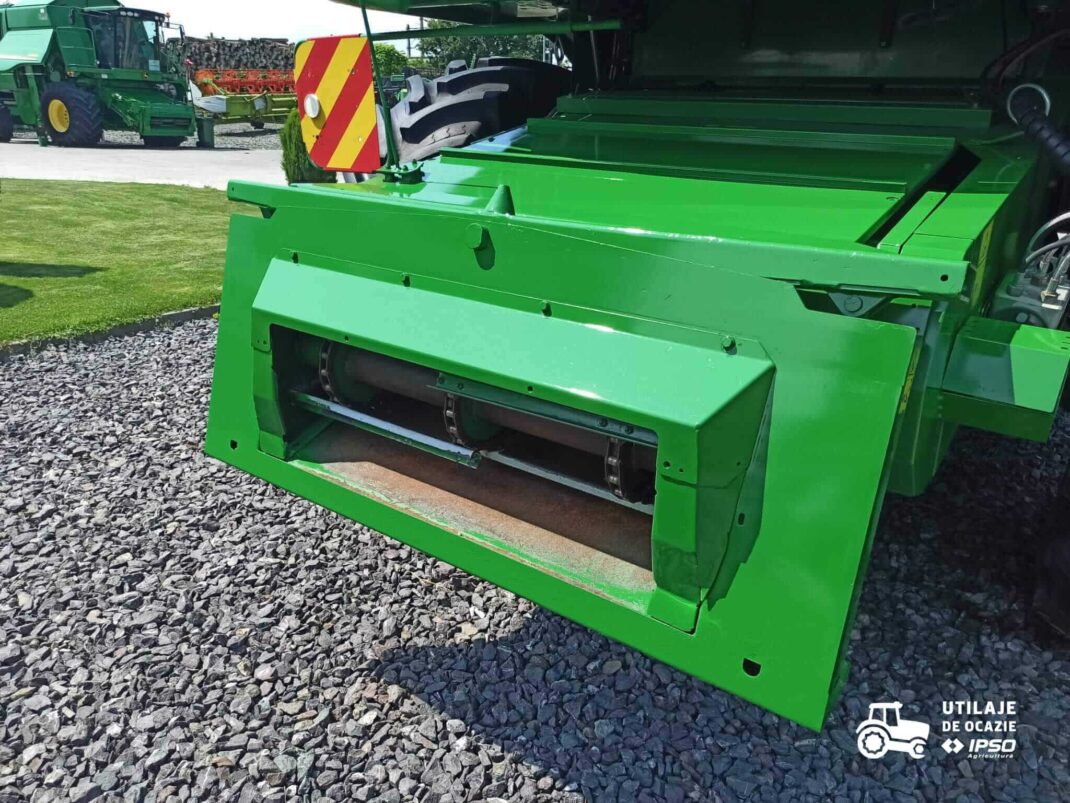 John Deere W440 + Header paioase