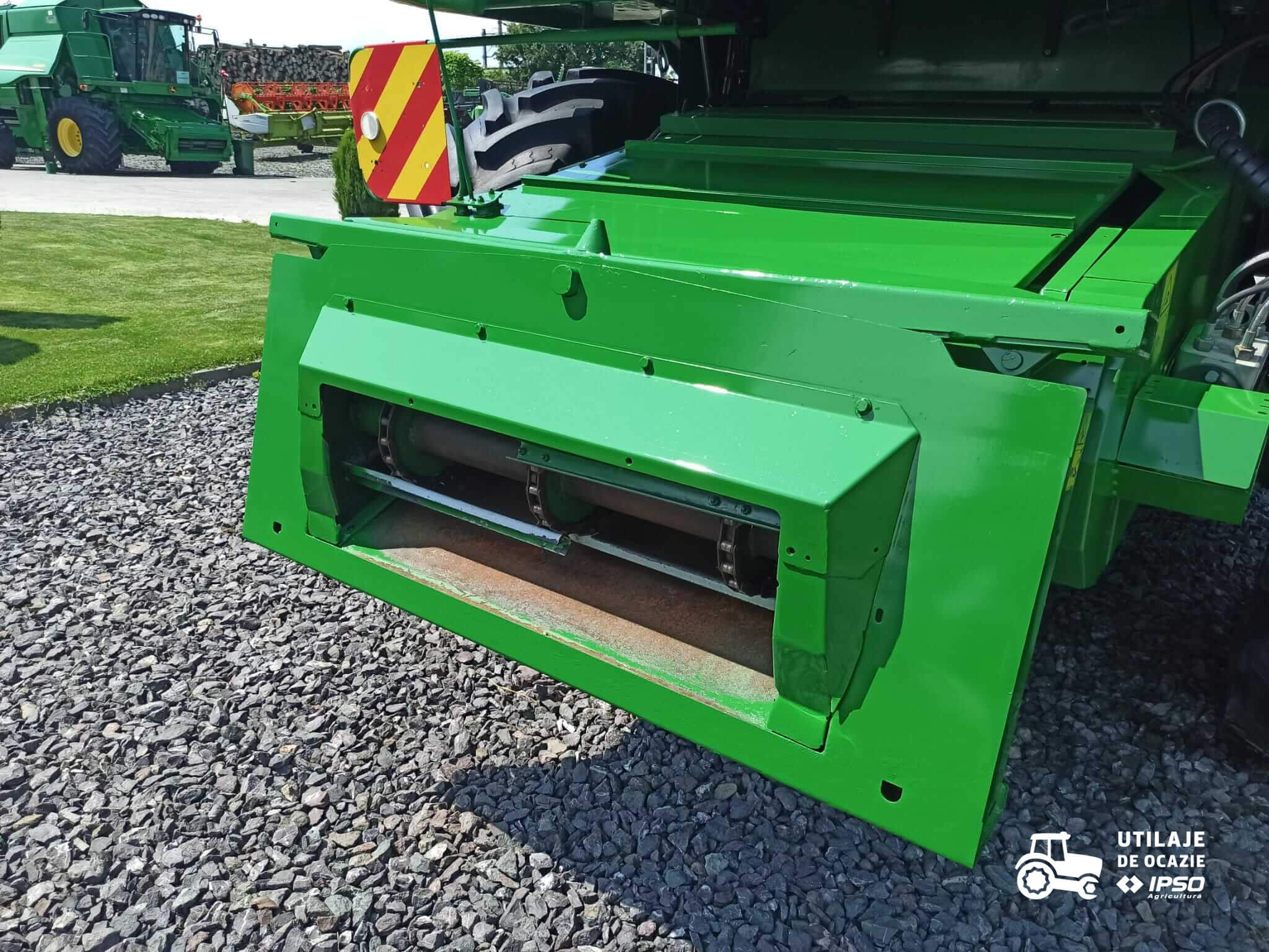 John Deere W440 + Header paioase