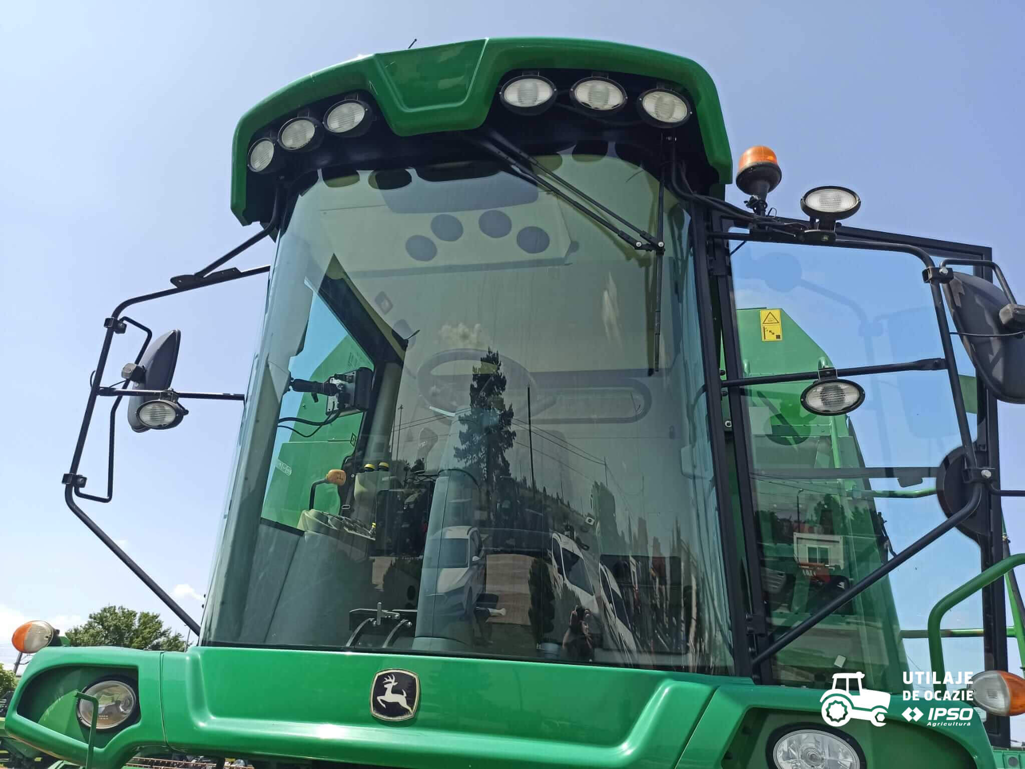 John Deere W440 + Header paioase