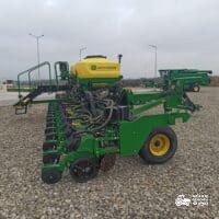 Semanatoare prasitoare John Deere DB37 ExactEmerge