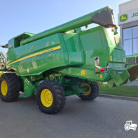 John Deere W550