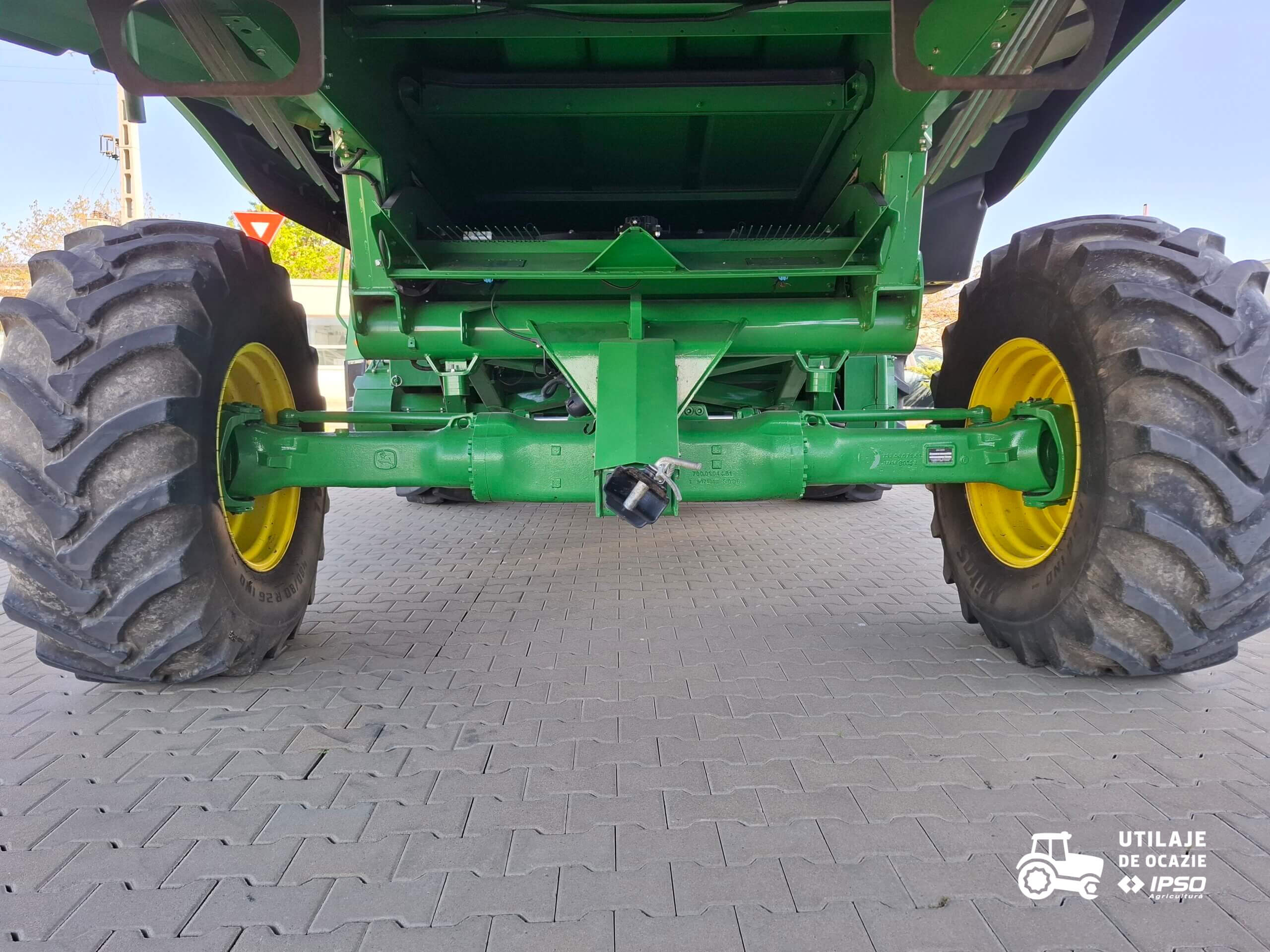 John Deere W550