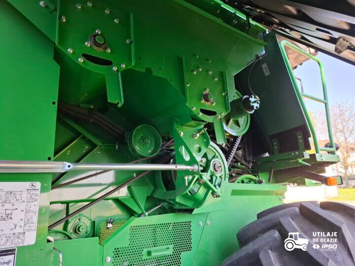 John Deere W550