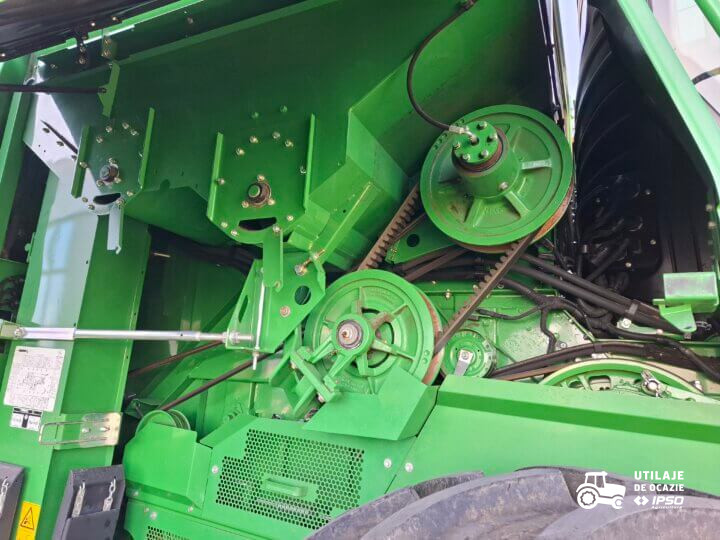 John Deere W550