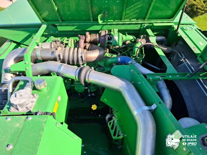 John Deere W550