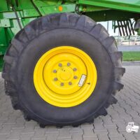 John Deere W550