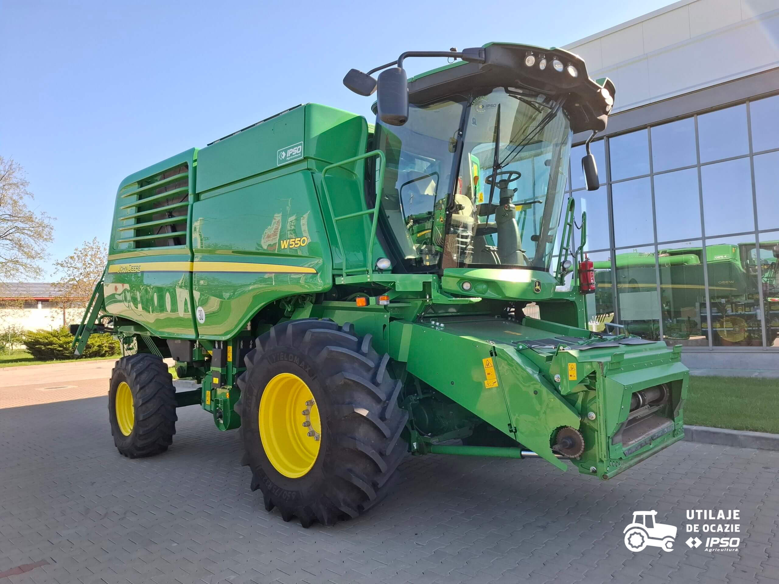 John Deere W550