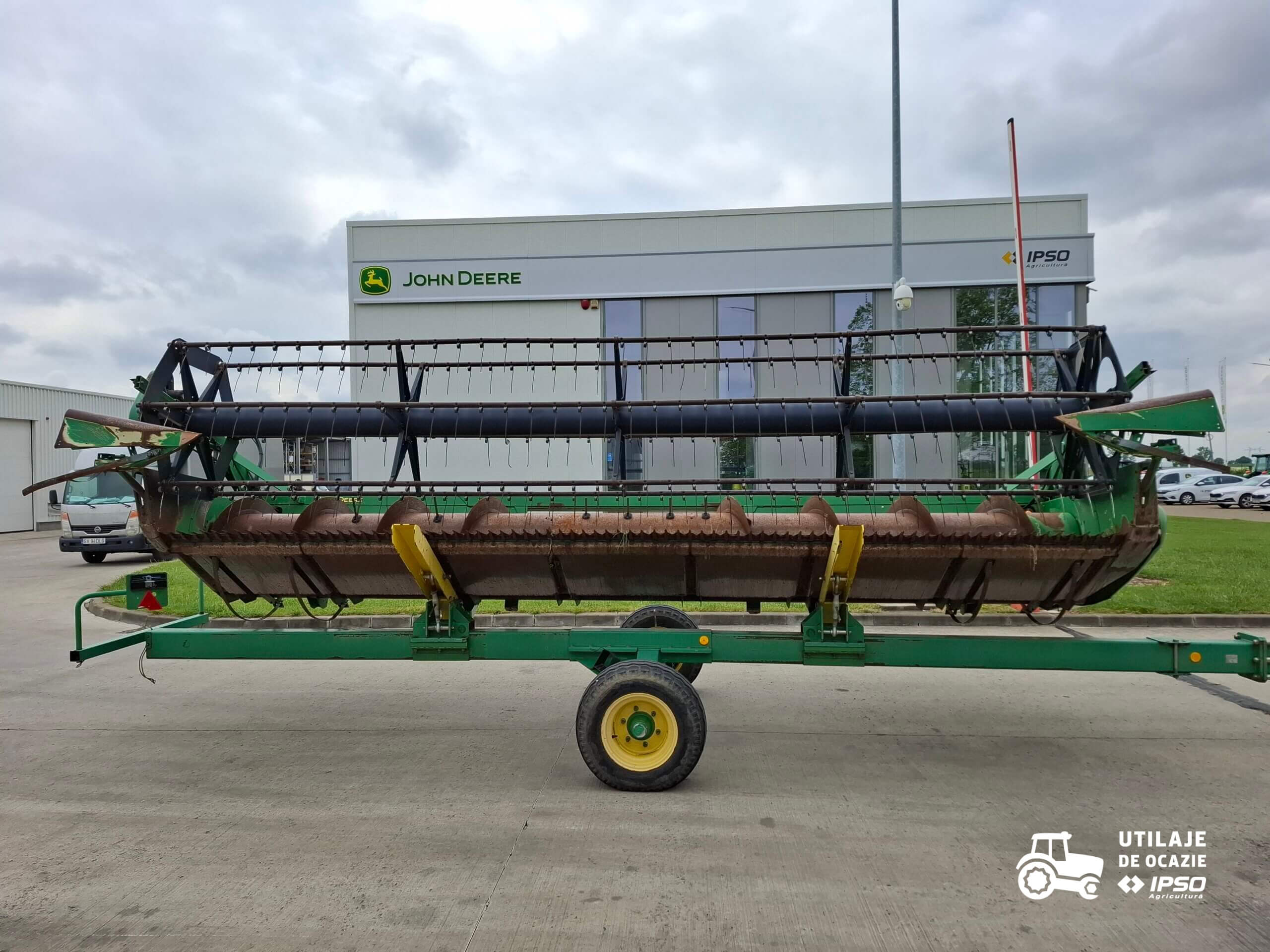John Deere W650 + Header paioase