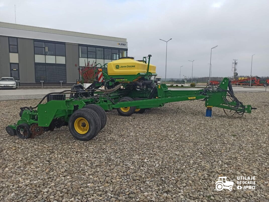 Semanatoare prasitoare John Deere DB37 ExactEmerge