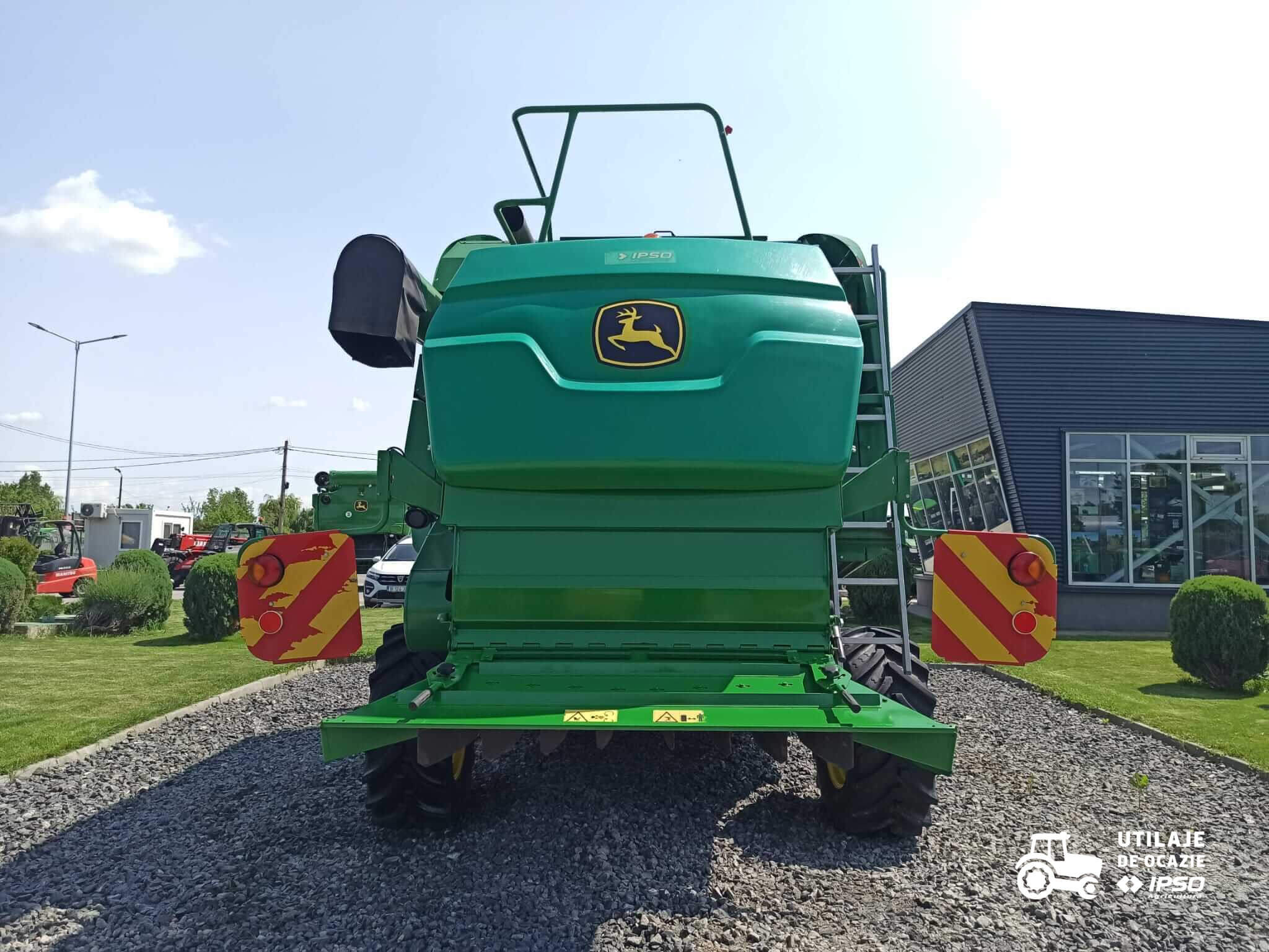 John Deere W440 + Header paioase