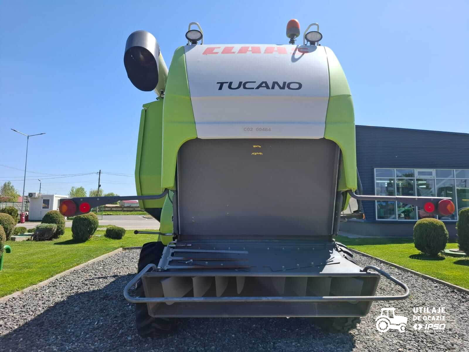 Claas Tucano 320 + Header paioase